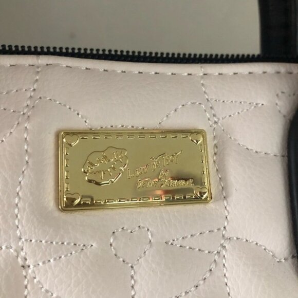 Betsey Johnson black and white quilted crossbody bag - Picture 8 of 14